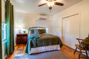 Charming Historic Cottage*Near town*Clean - Image 4