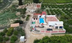 Private country house ideal for couples and families. - Image 1