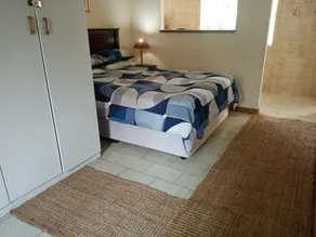 6 - Bedfordview - free Wifi & Free Parking - Image 5