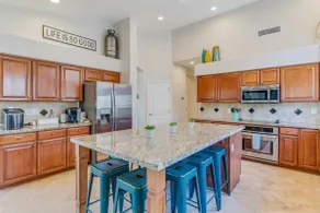 Central Scottsdale w/heated pool, BBQ, EV charging - Image 3