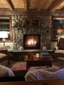 Luxe cozy hilltop suite views best beds ever - Image 3