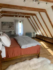 Luxe cozy hilltop suite views best beds ever - Image 4