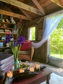 Luxe cozy hilltop suite views best beds ever - Image 2