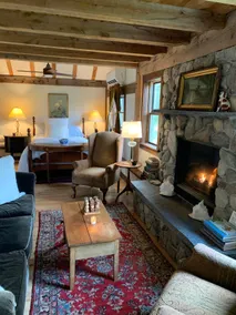 Luxe cozy hilltop suite views best beds ever - Image 5