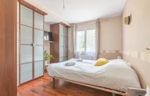 Grande et spacieuse maison avec jardin - Image 4