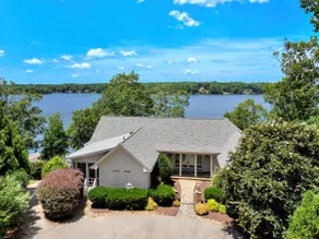 The Magnolia | Luxury, Comfort, and Lake Life – All in One Stunning Escape - Image 2