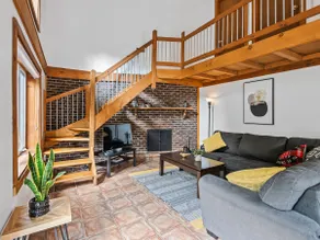 LAURA – Cozy Retreat with 4-Season Spa Val David - Image 3