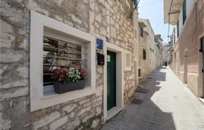 Strandhaus mit 4 Schlafzimmern in Split - Image 2