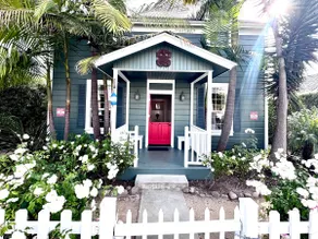Captain's Cottage - Walk to Beach & Town - Image 3