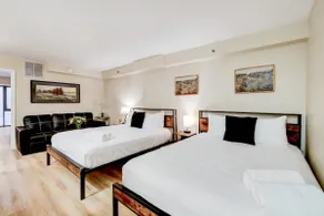 PENTHOUSE SUITE on the Strip - 6 Comfy BEDS!! - Image 2