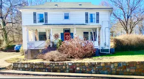 Perfect Basecamp! 3b/3bath Historic Downtown 🏡 - Image 5