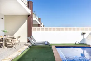 Horizon Blue | Suite with private pool | Parking - Image 3