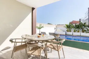 Horizon Blue | Suite with private pool | Parking - Image 2