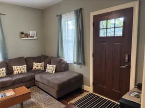 Cozy house on a quiet street - Image 2