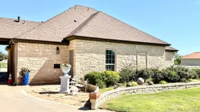Million Dollar Guest House/Pool/Gym/ Summit Center - Image 3