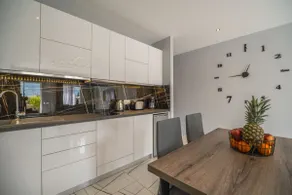 Semiso Beach Suites - Apartment 3 - Image 5