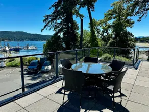 Sooke Harbour Penthouse - Luxurious 4 Bdrm Rental - Image 3