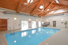 Lochside Cottage + Pool, Spa & Restaurant - Image 3