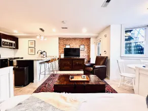 Charming 1 BR Apt in Vibrant Dupont Circle - Image 4