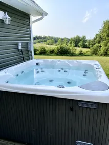Ovel Farms | Valley Harvest Escape + Hot Tub - Image 2