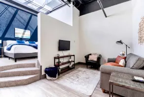 Beautiful Cozy Loft • Secured Parking, King Bed - Image 2