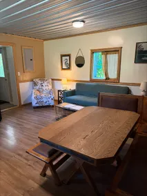 Cozy 2-Bedroom River Cabin with Private Dock - Image 4