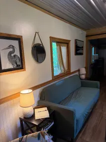 Cozy 2-Bedroom River Cabin with Private Dock - Image 3