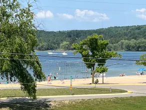 Lake Charlevoix view & access - Image 2