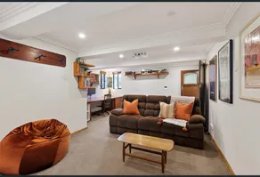 Sixties Seaside - 3 bedroom home with Theatre room - Image 4