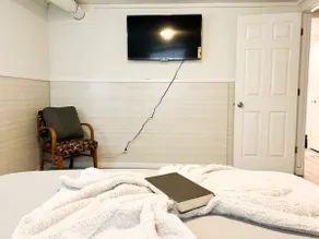 Private Suite near NDSU and Fargodome - Image 4