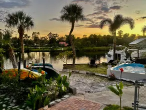 The Borough Riverside Retreat - Image 4