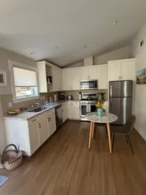 Cozy contemporary cottage in downtown Lafayette near shops and restaurants - Image 3