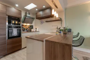 Stunning Clifton flat in amazing central location - Image 2