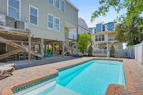 Retreat/Team Ready! Sleeps 20, Pool, Walk to Beach - Image 2