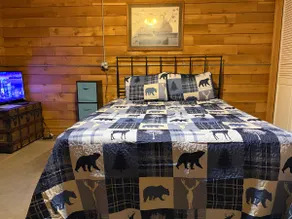 Beautiful Country Shop Home/Cabin - Image 5