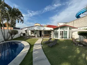 Great house with A/C, hot jacuzzi - Image 2