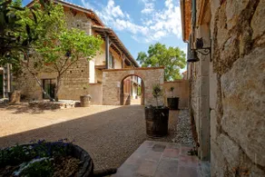 Bastide Remence - Picturesque country estate with - Image 3