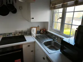 Groombridge 1 Bed self catered flat, can sleep 4 - Image 5