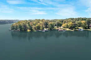 6 Bedrooms, Lakefront, Hot-Tub & Private Dock - Image 5