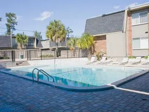 Summit House Condo - Next to UF & Hospitals - Image 2
