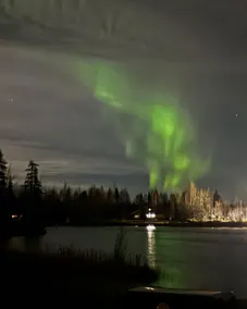 North Pole Cabin on the Pond - Image 3