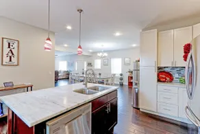 4600sqft Retreat, MtnView, Hot Tub, Decks, Games - Image 4