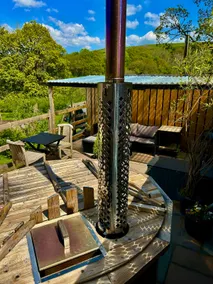 Doris Cottage, Hot Tub, 1 Bed, Barn Conversion - Image 2