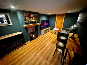 Blue Riad Hot Tub & Shisha luxury apartment - Image 2