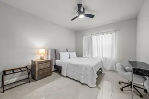 Le Chic - Near Celebration Pointe, UF, Shands - Image 4