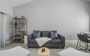 Le Chic - Near Celebration Pointe, UF, Shands - Image 2