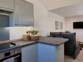 Dronefield Lodge - Image 5