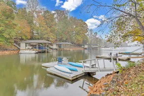 LAKEfront Cottage in Quiet Cove~Kayaks, Fire Pit! - Image 2