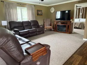 Cozy Private Country Home Near Lakes & Wineries - Image 4