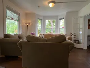 Vashon Farmhouse: Sleeps 2-10 - Image 4